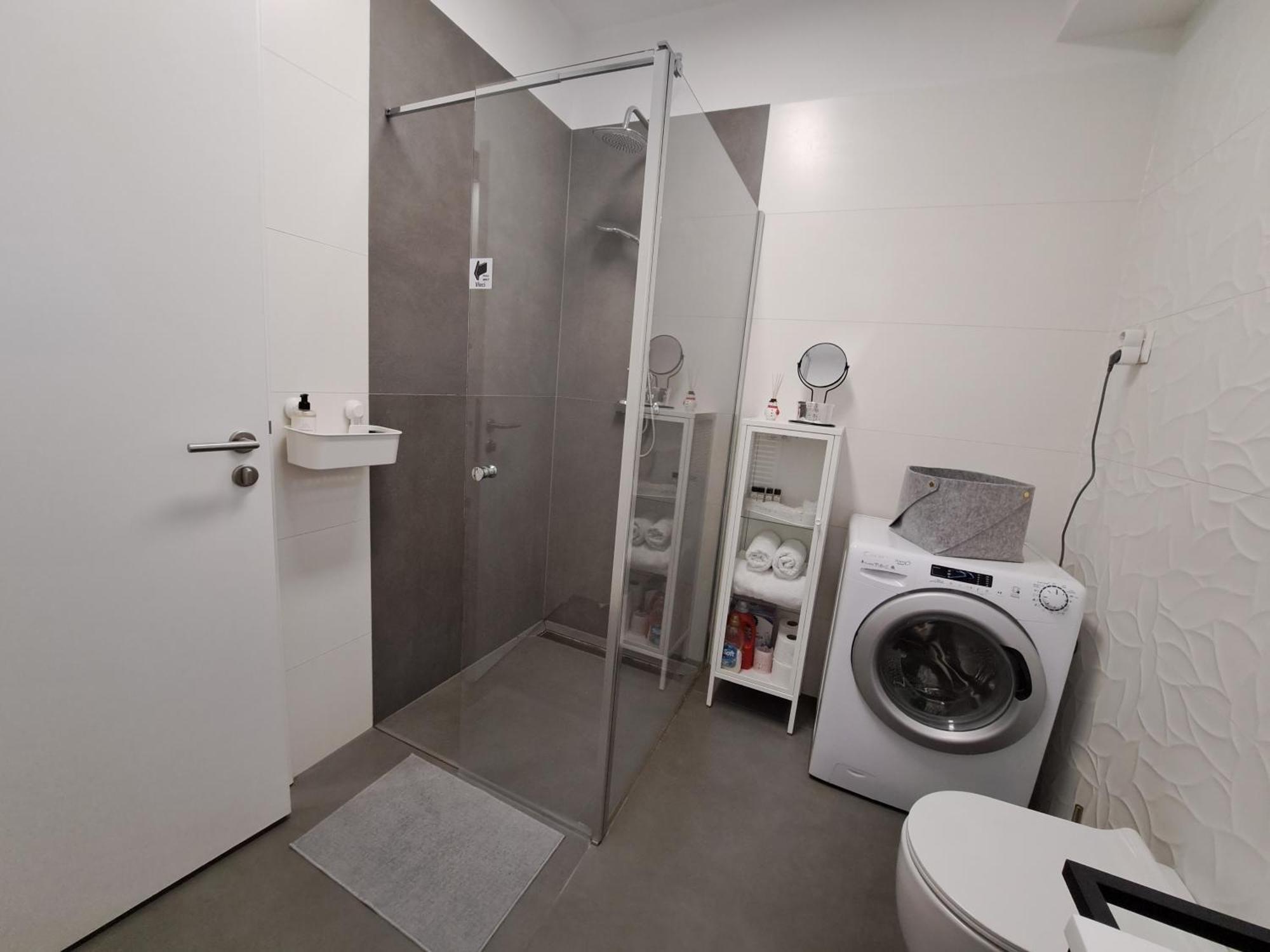 Stunning New Apartment With Free Parking Near City Centre Liubliana Exterior foto